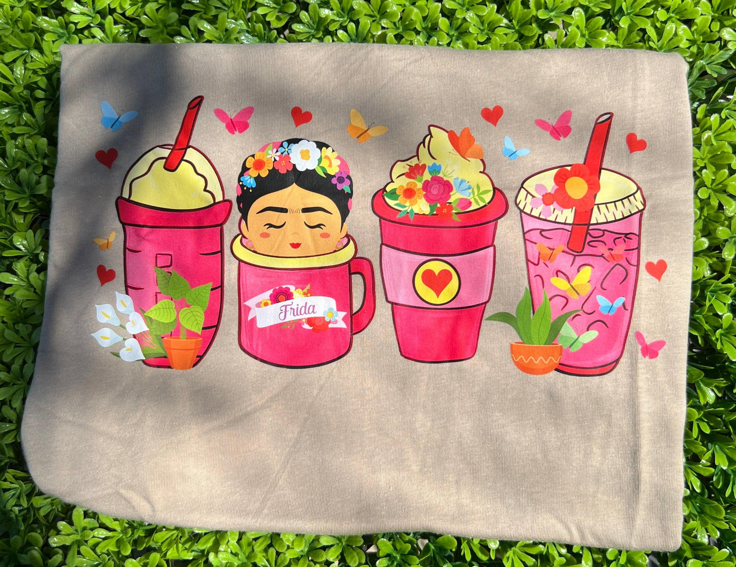 Frida latte T-shirt - Mrskillakreations